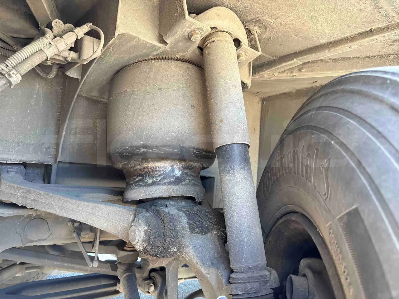Setra S516 - First Axle Shock Absorbers Left Side