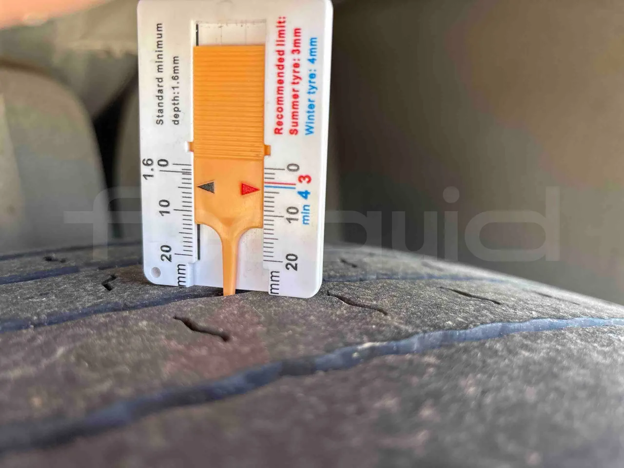 Setra S516 - Second Axle Left Side: Tyre Thickness