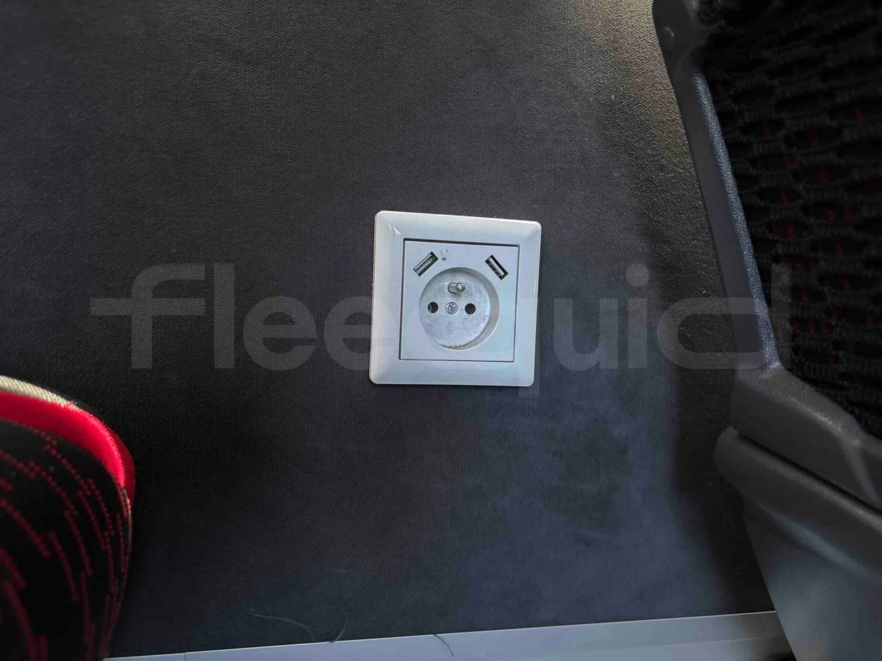 Setra S516 - Power Outlets
