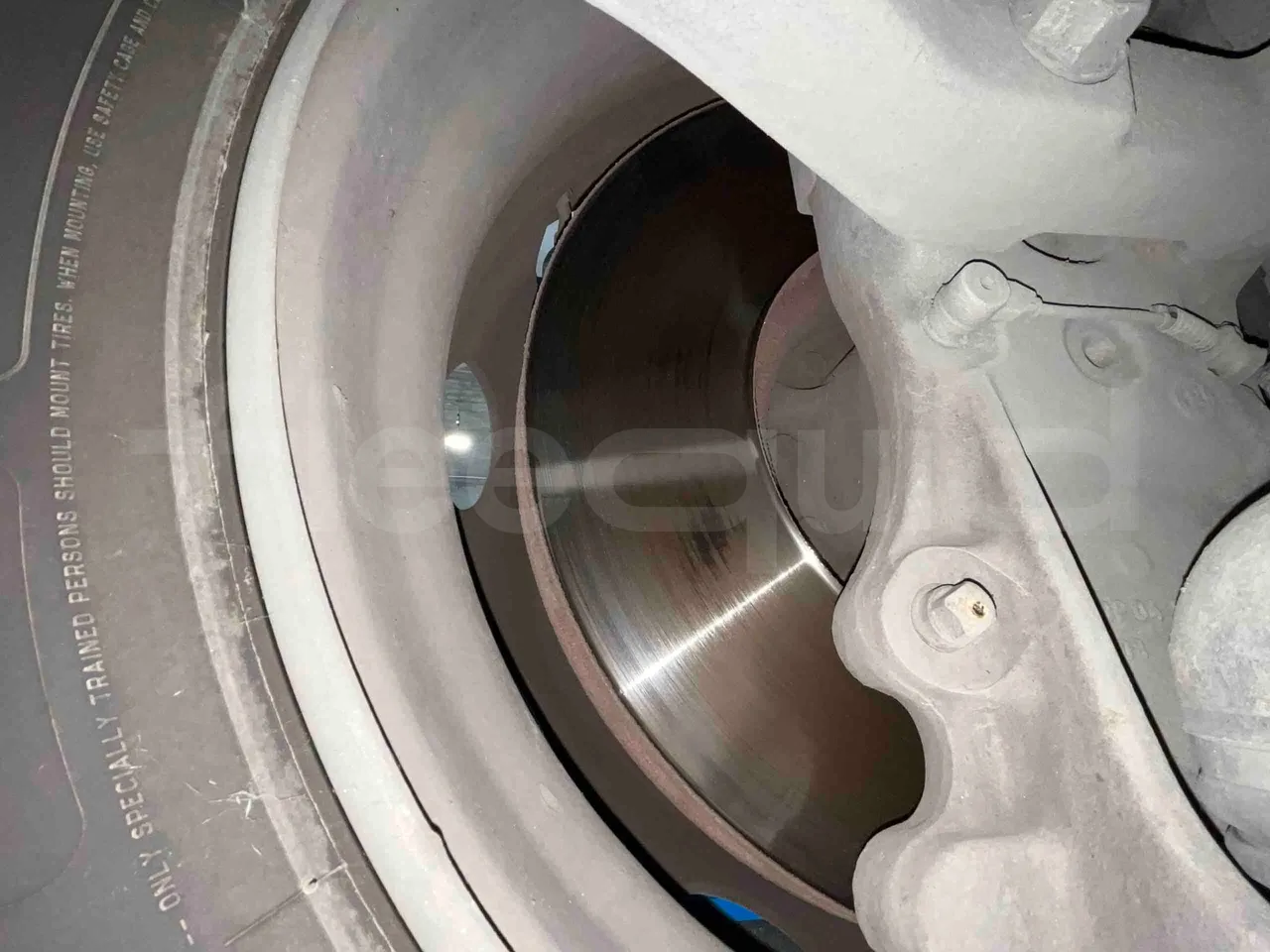 Iveco Crossway - First Axle Discs Left Side