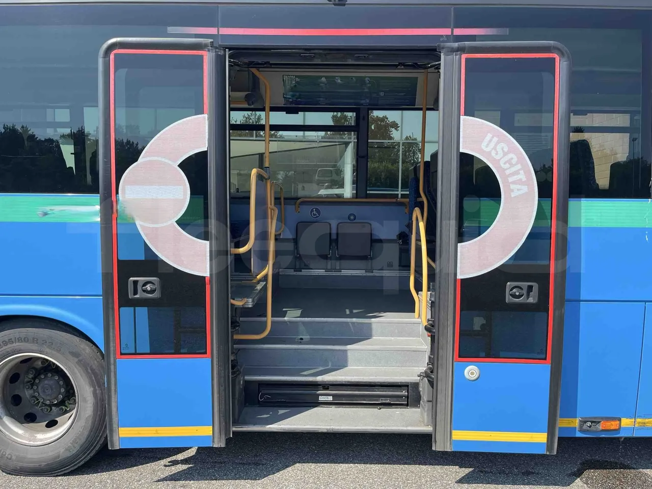 Iveco Crossway - Right Side Doors Open