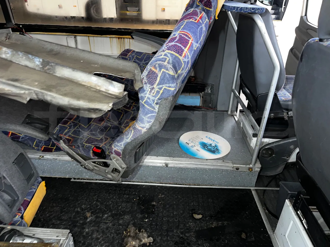 Mercedes-Benz Sprinter AGMB 416CDI/ Euro 3 - 115kW - 6.995 Mt - jack and driver keys