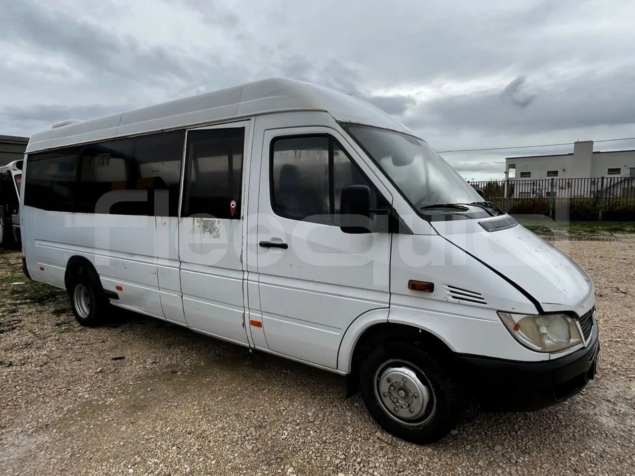 Mercedes-Benz Sprinter AGMB 416CDI/ Euro 3 - 115kW - 6.995 Mt - 3/4 front right doors