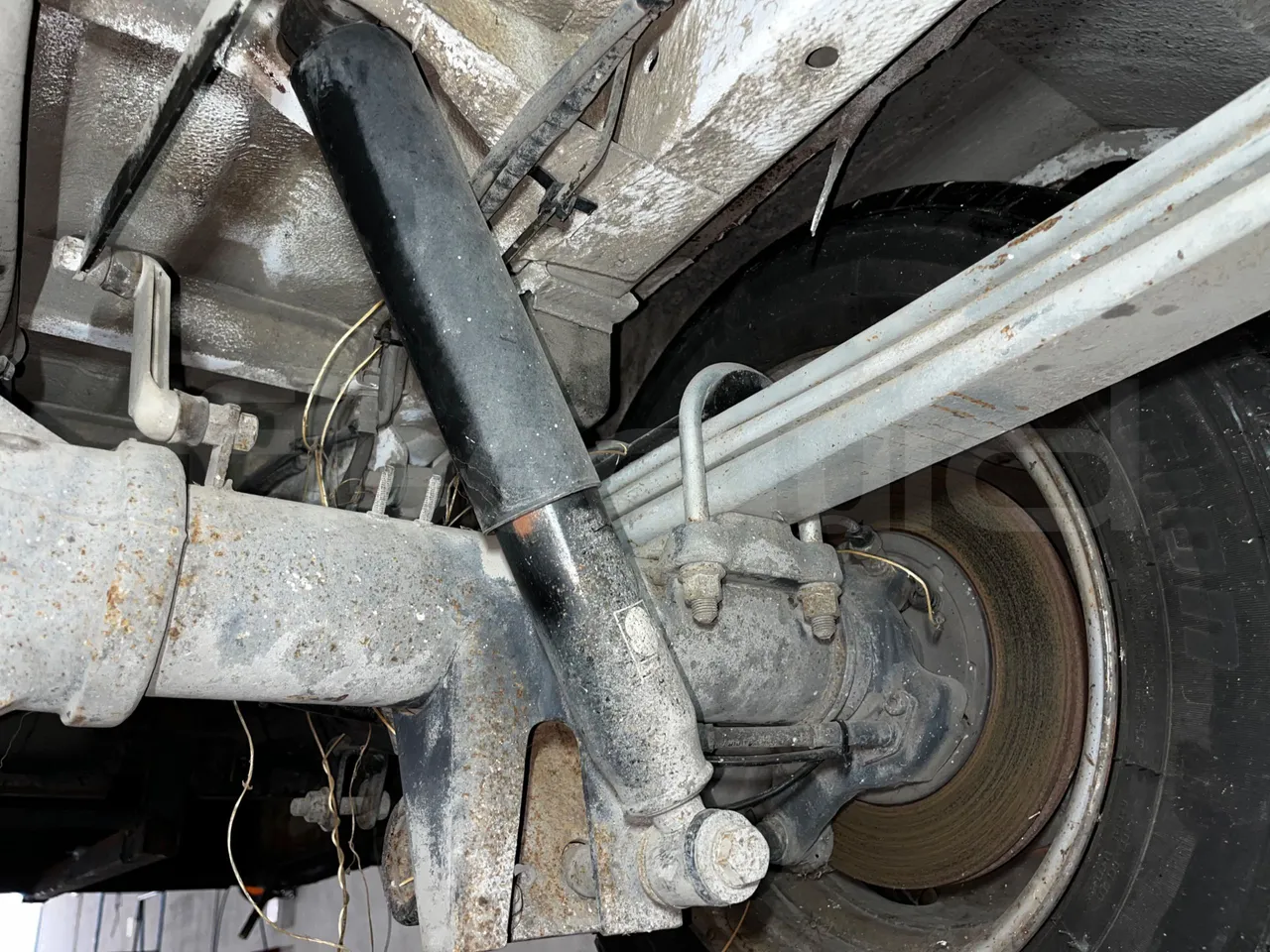 Mercedes-Benz Sprinter AGMB 416CDI/ Euro 3 - 115kW - 6.995 Mt - axle 2 caliper brakes right