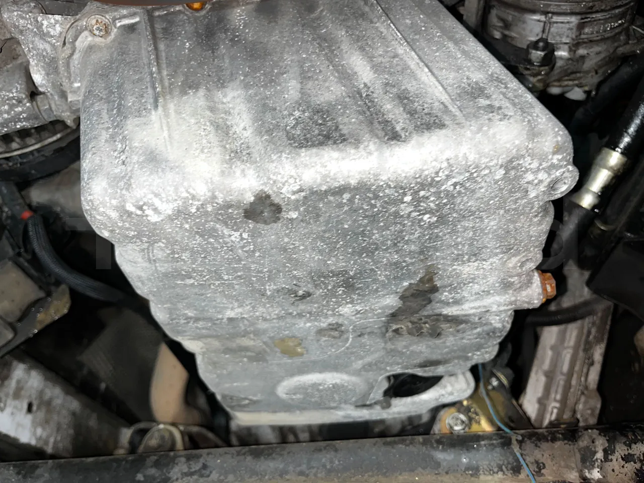 Mercedes-Benz Sprinter AGMB 416CDI/ Euro 3 - 115kW - 6.995 Mt - engine without protection