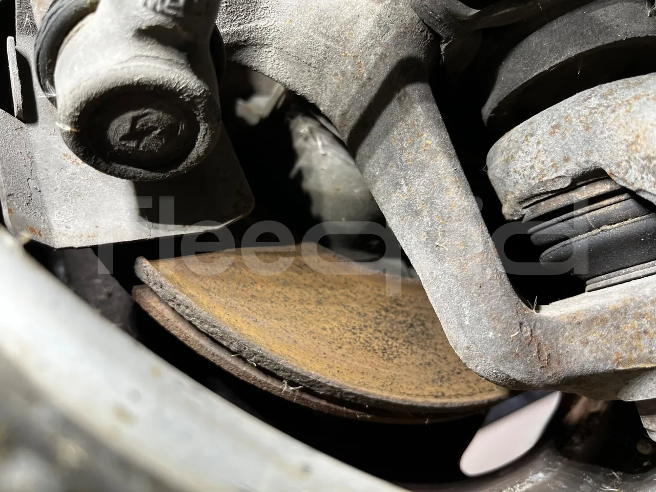 Mercedes-Benz Sprinter AGMB 416CDI/ Euro 3 - 115kW - 6.995 Mt - front discs right