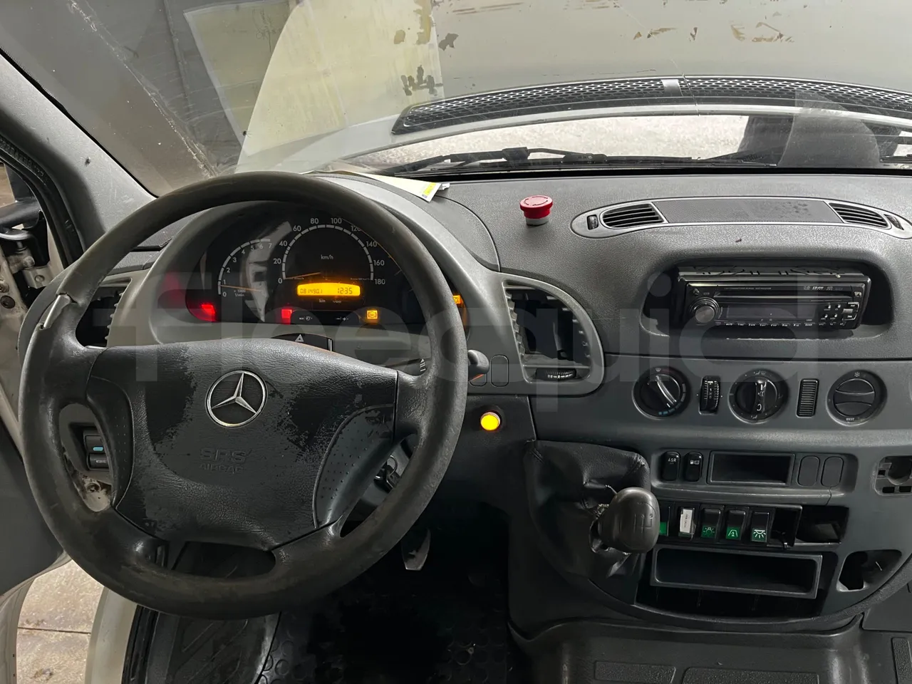 Mercedes-Benz Sprinter AGMB 416CDI/ Euro 3 - 115kW - 6.995 Mt - steering wheel photo
