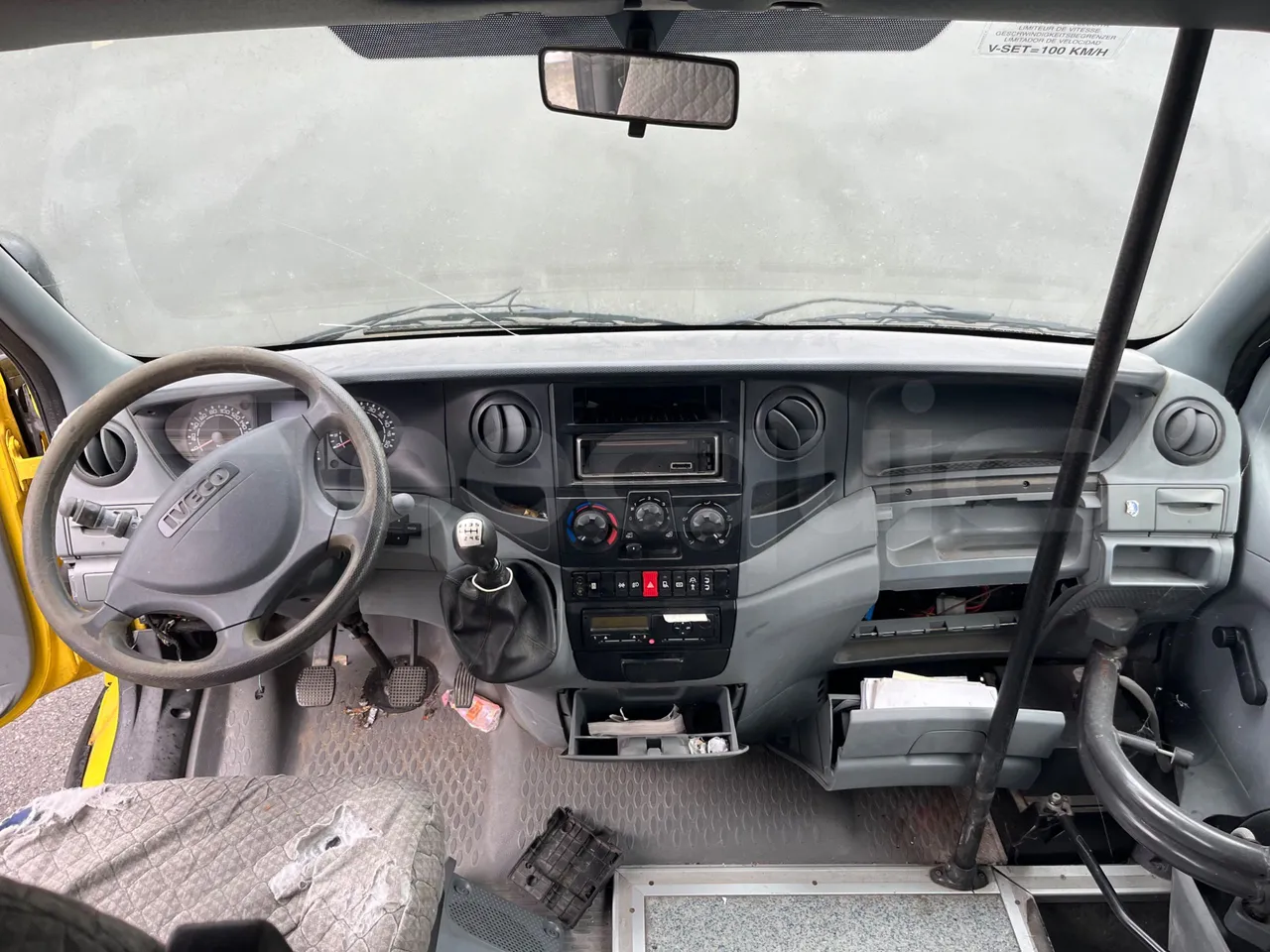 Iveco A50 A50-E4-21-B/ Euro 4 - 130 Kw - 6,948 Mt - buttons panels on