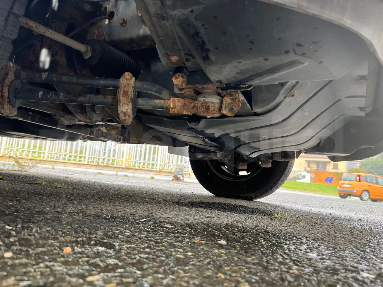 Iveco A50 A50-E4-21-B/ Euro 4 - 130 Kw - 6,948 Mt - front axle right side