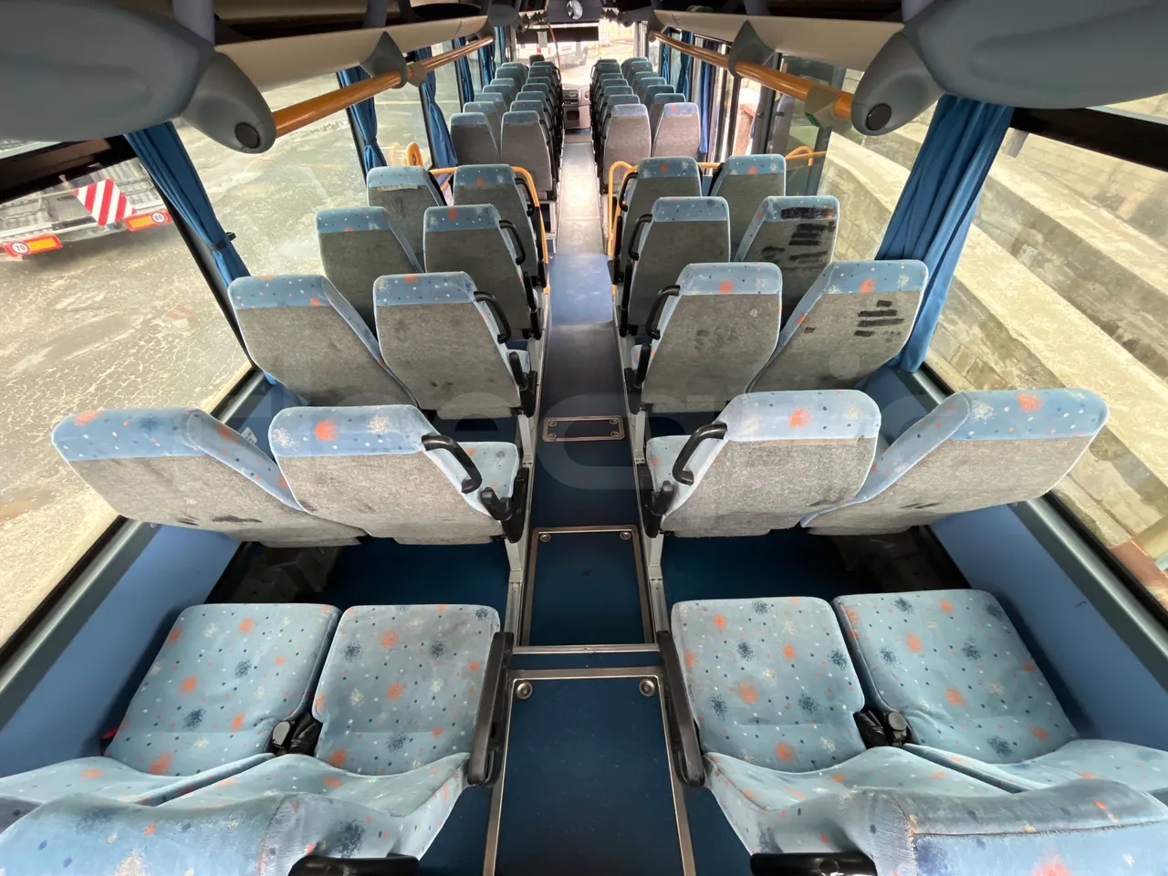 Iveco Crossway SFR160 - Euro5 - 243kW - 12.760mt - forward view middle aisle