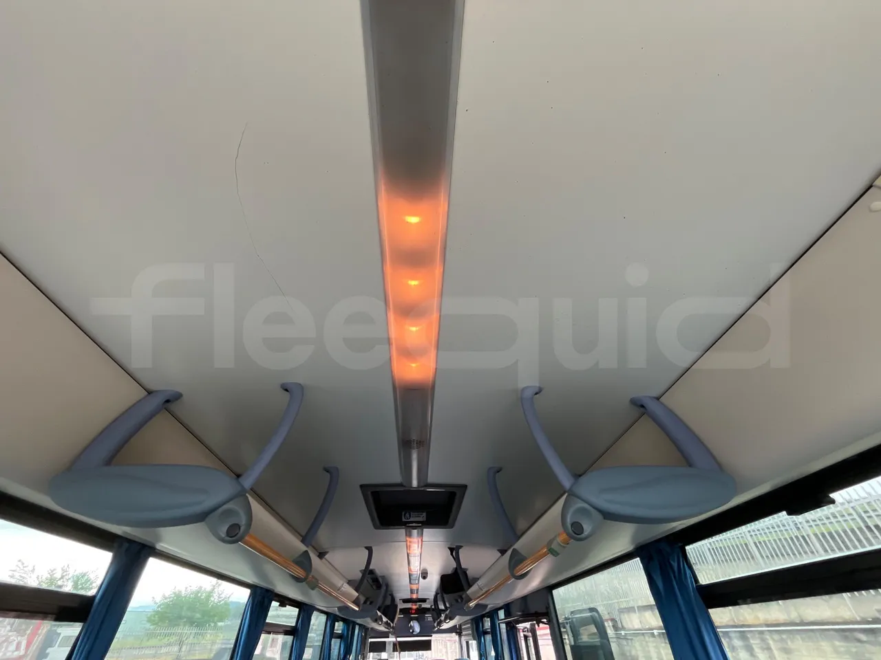 Iveco Crossway SFR160 - Euro5 - 243kW - 12.760mt - overhead compartments photo