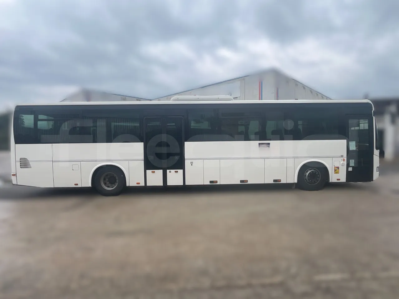 Iveco Crossway SFR160 - Euro5 - 243kW - 12.760mt - right side doors closed