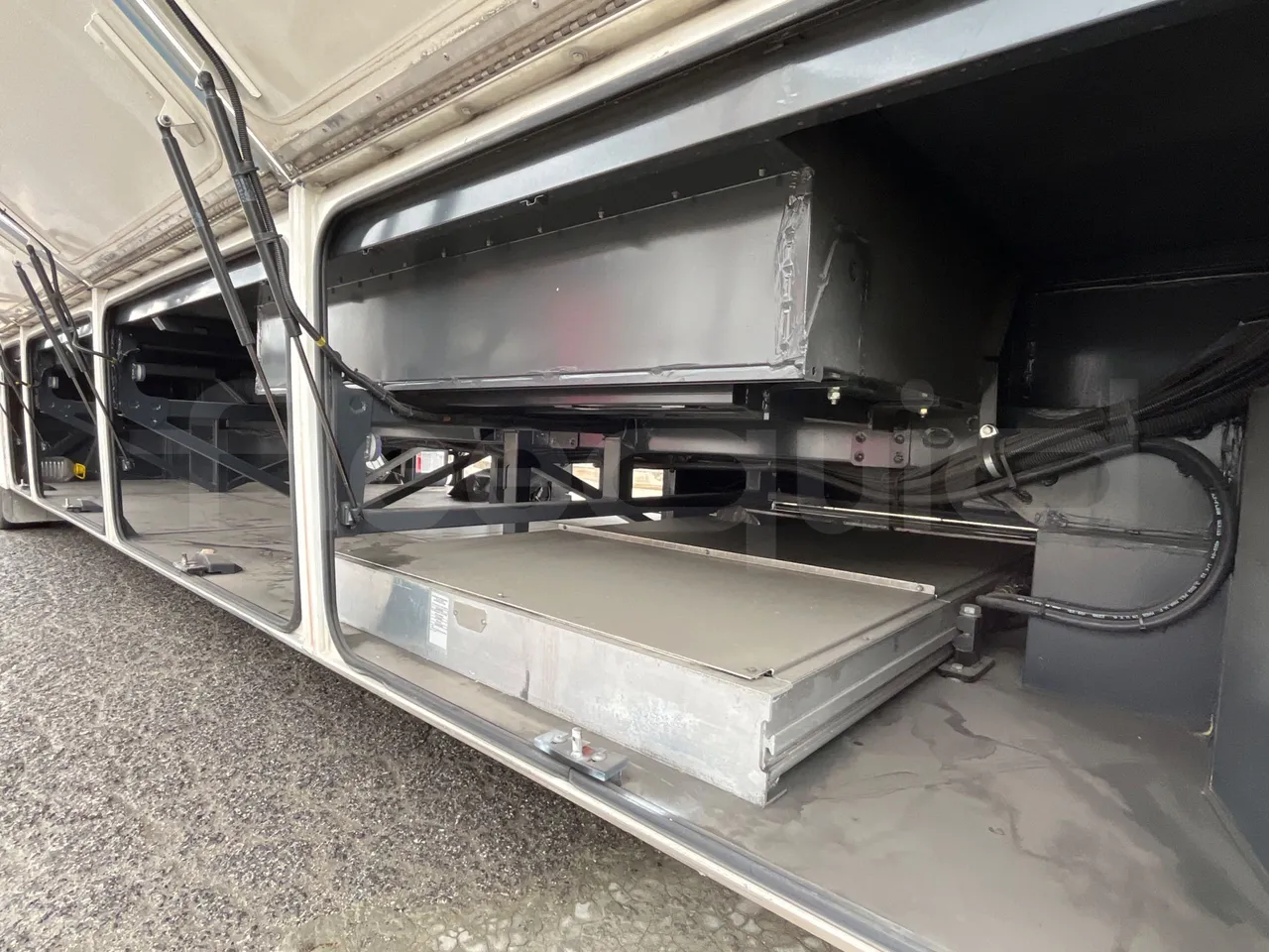 Iveco Crossway SFR160 - Euro5 - 243kW - 12.760mt - under carpet photo