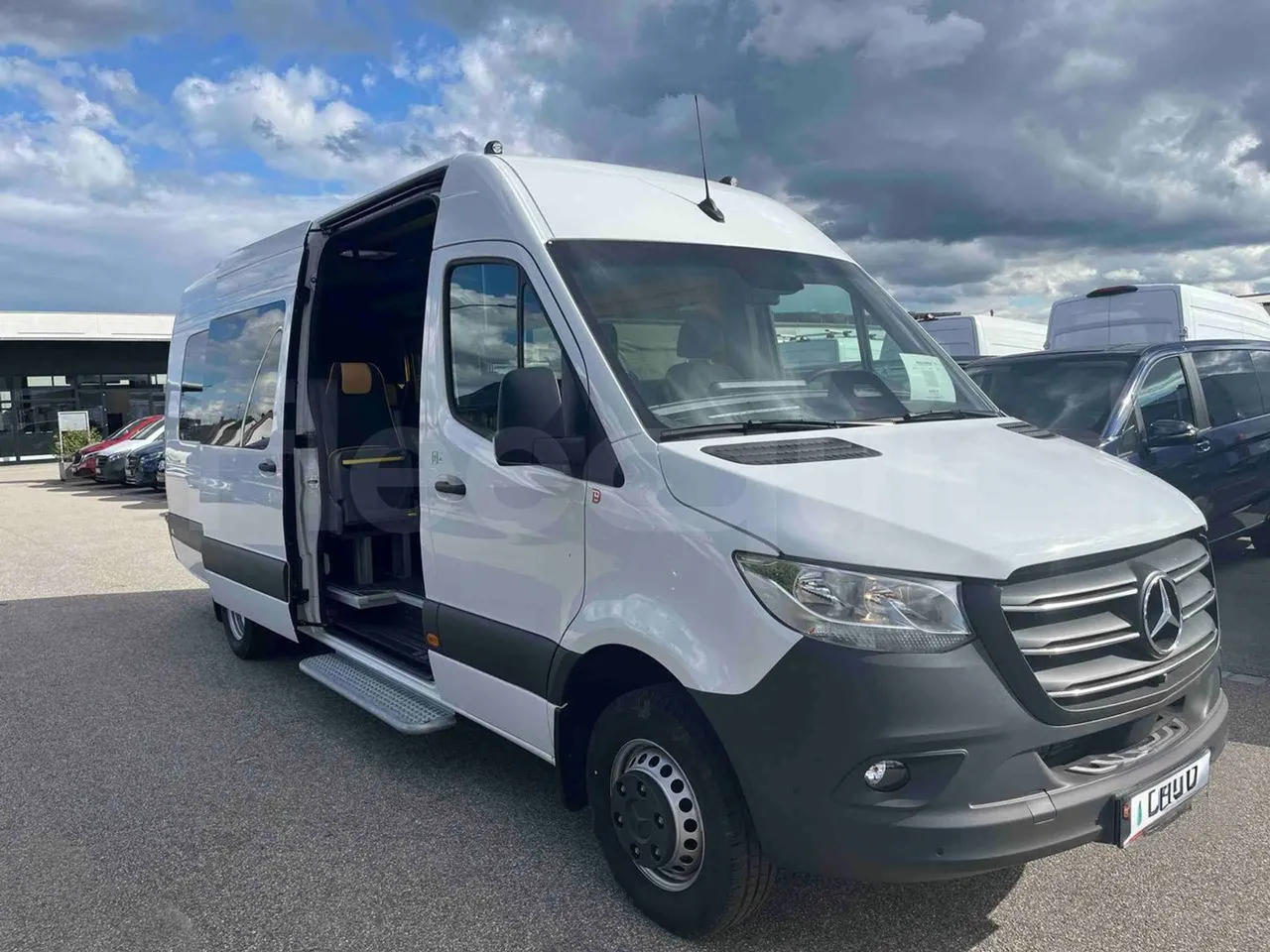 Mercedes-Benz Sprinter - 3/4 Front Right Side Doors Open