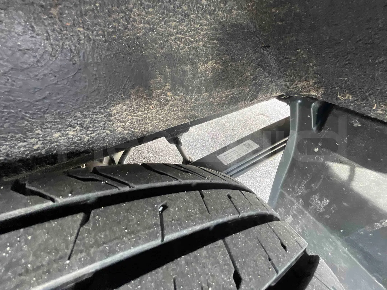 Mercedes-Benz Sprinter - Second Axle Caliper Brakes Left Side