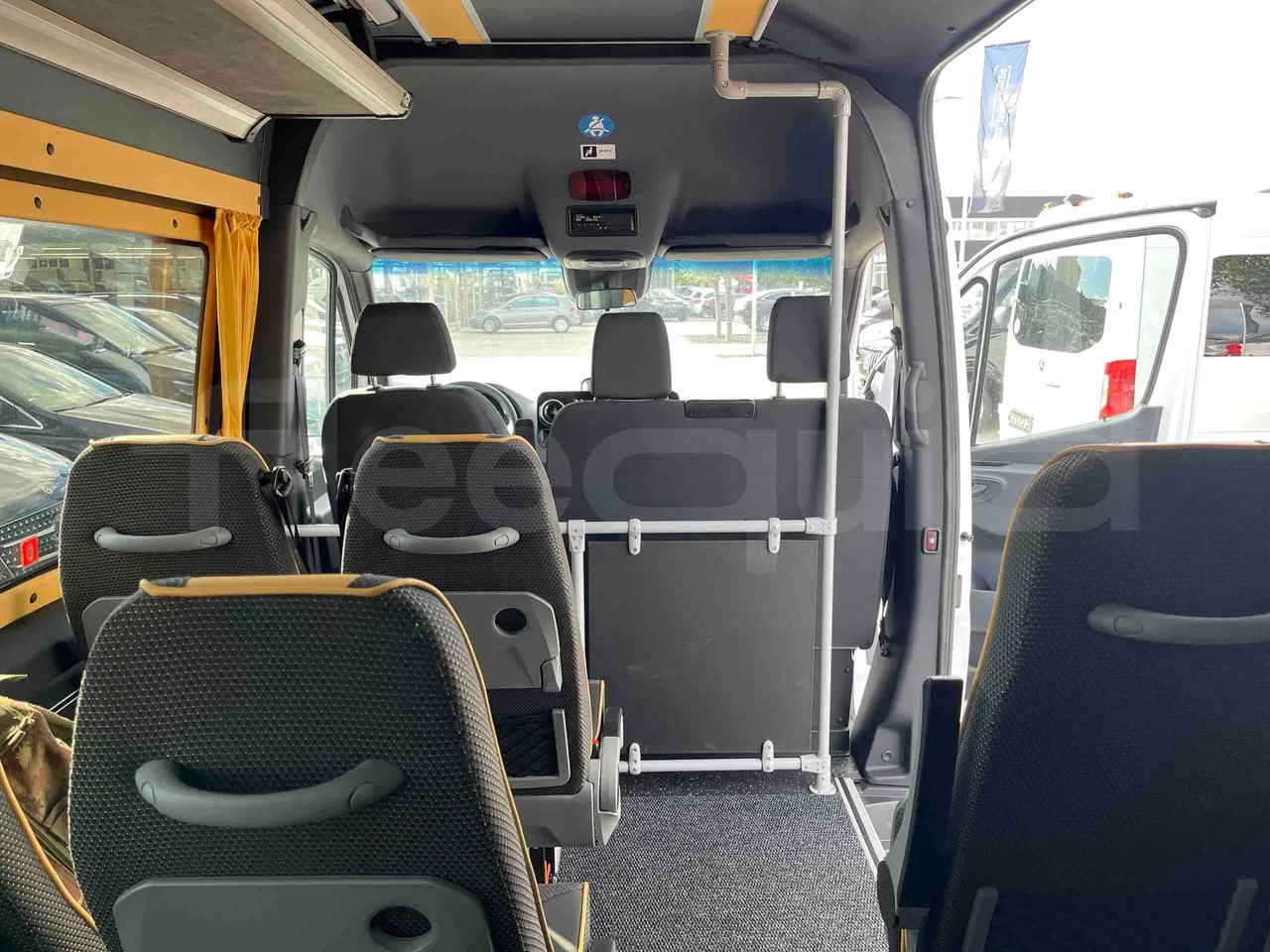 Mercedes-Benz Sprinter - Forward Seats From Middle Position