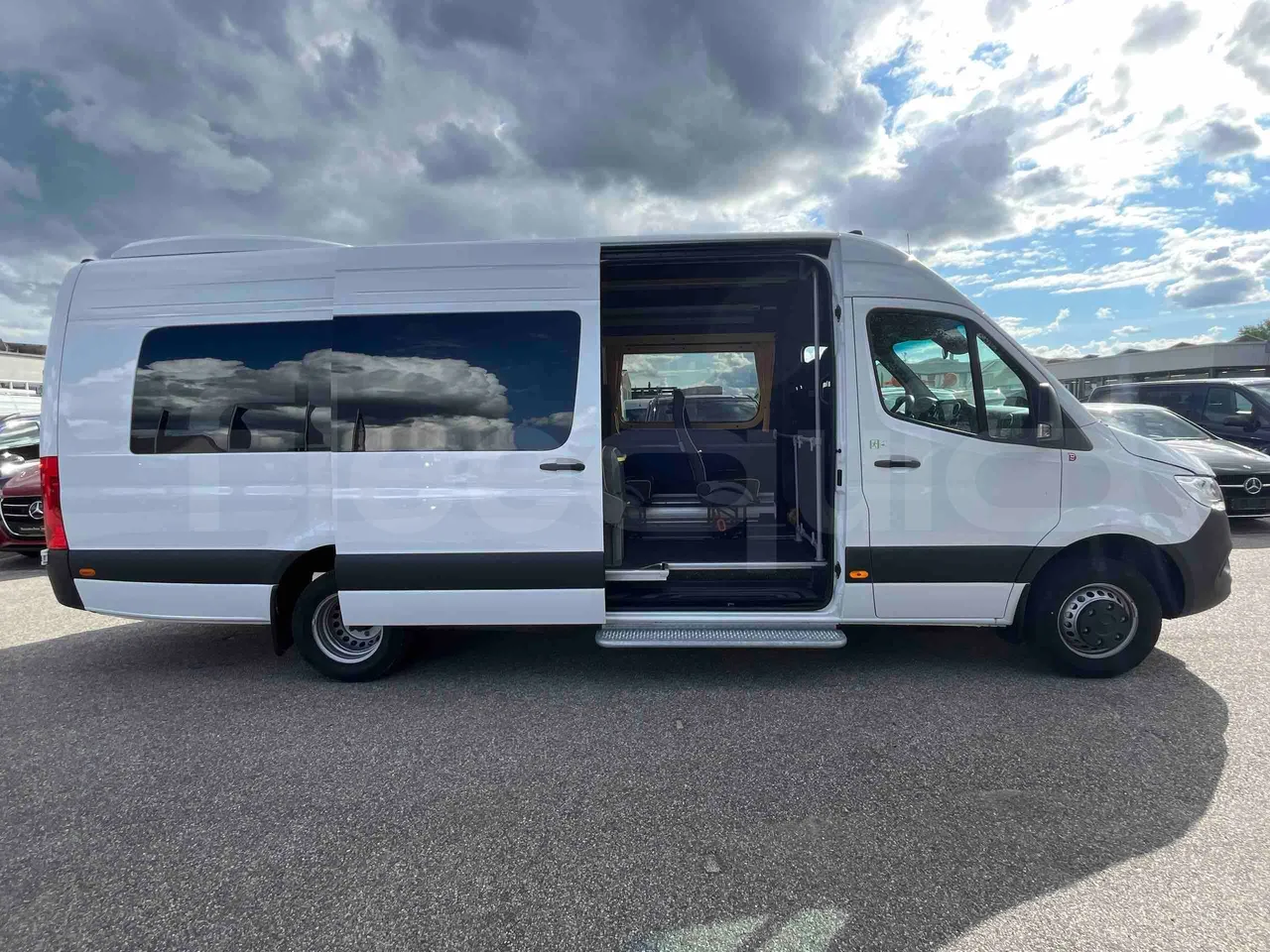 Mercedes-Benz Sprinter - Right Side Doors Open