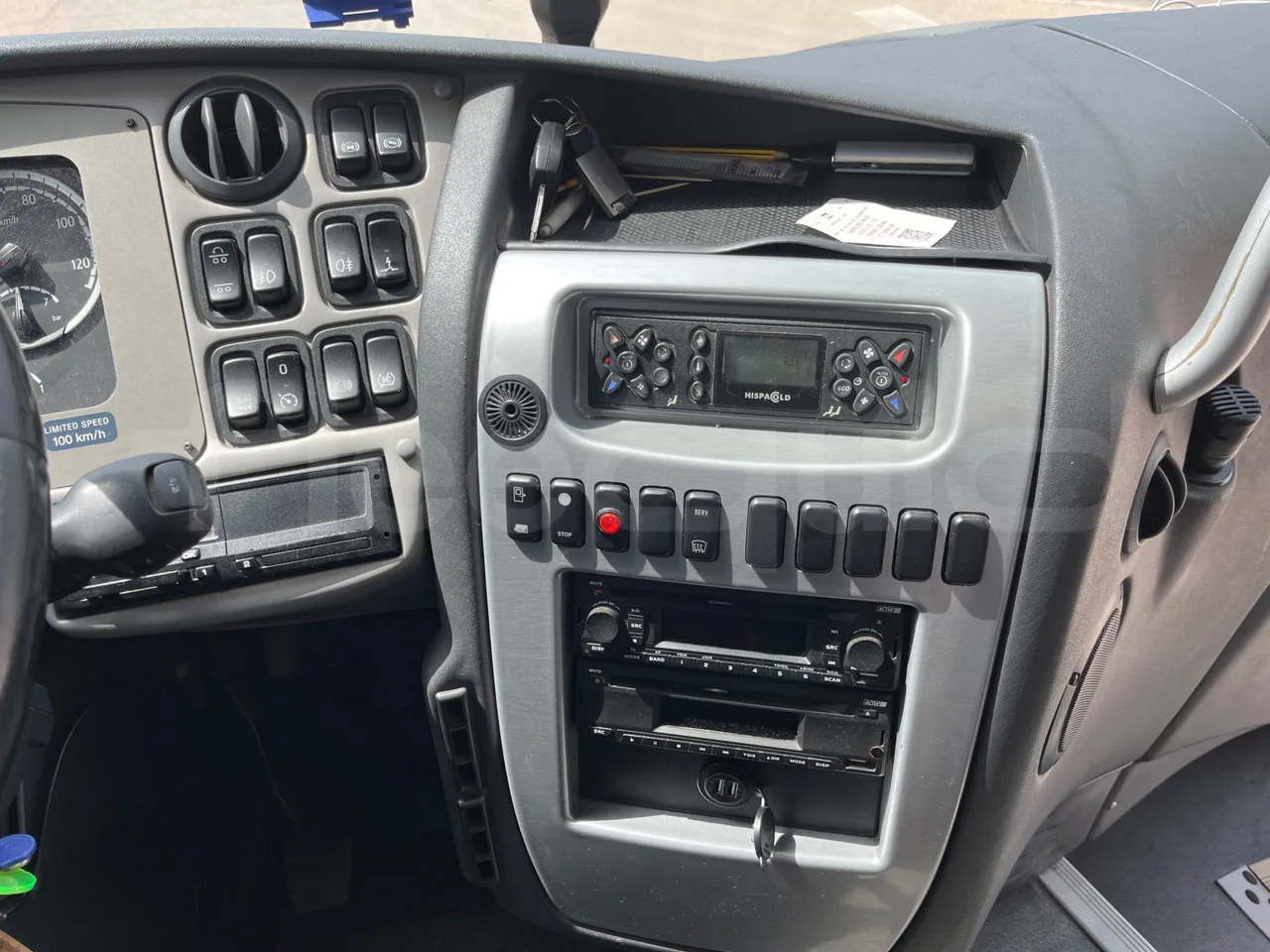 Irizar i6 15.35 - EUR6 - 331kW - 14.98m - radio accessories photo
