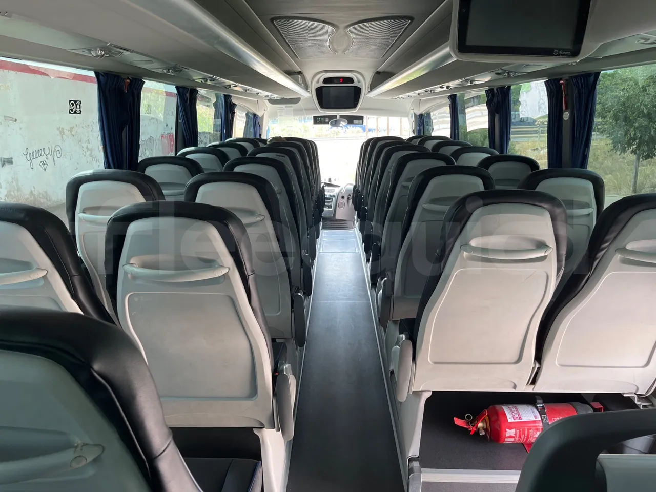 Irizar i6 15.35 - EUR6 - 331kW - 14.98m - forward view middle aisle