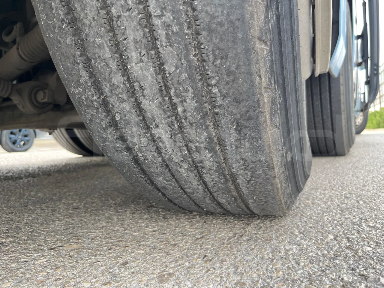 Irizar i6 15.35 - EUR6 - 331kW - 14.98m - tread condition third axle tires right