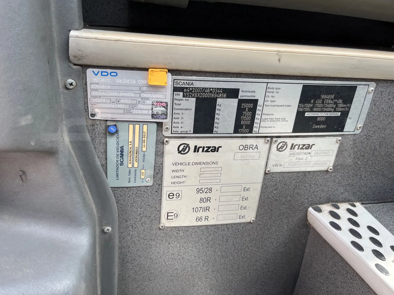 Irizar i6 15.35 - EUR6 - 331kW - 14.98m - vehicle plate photo