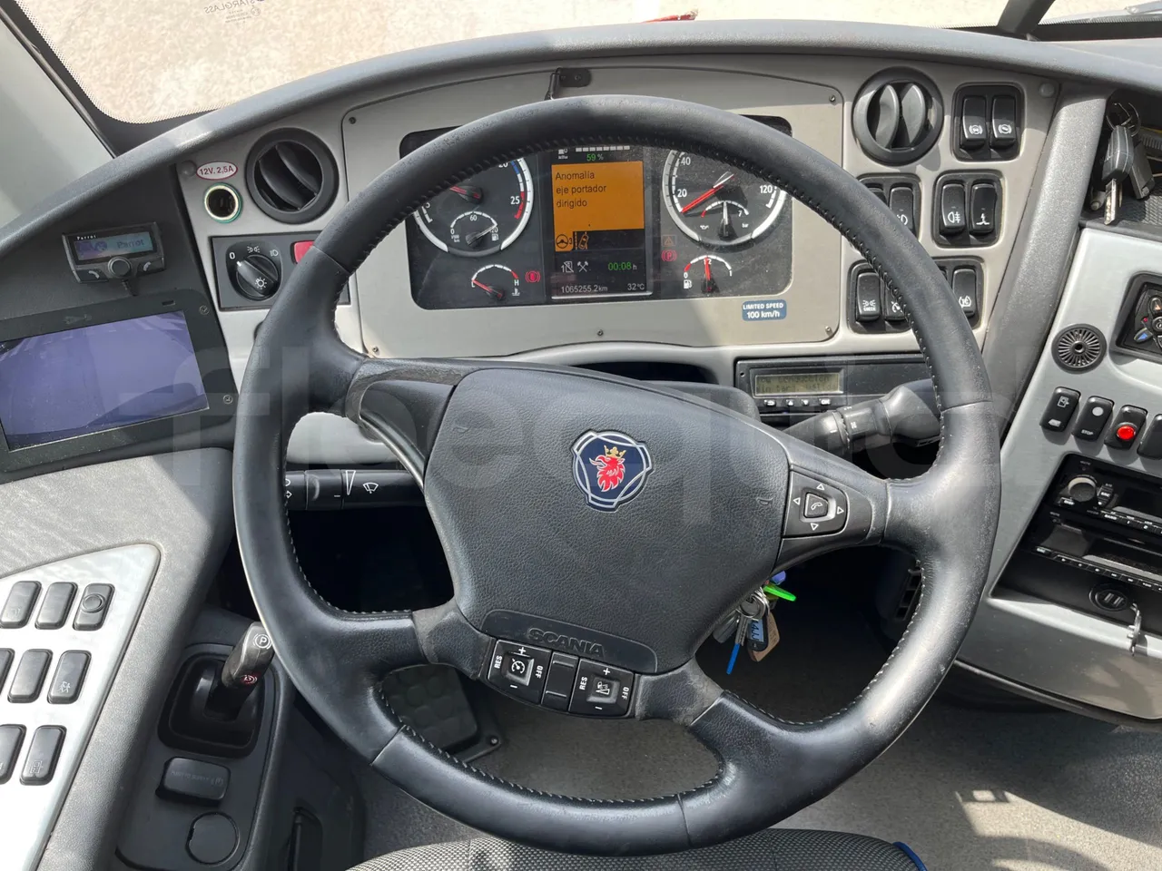 Irizar i6 15.35 - EUR6 - 331kW - 14.98m - steering wheel photo