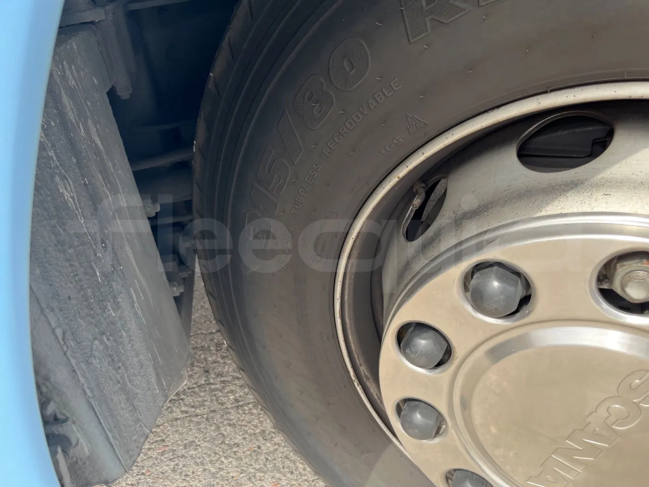 Irizar i6 15.35 - EUR6 - 331kW - 14.98m - front left tire measurements