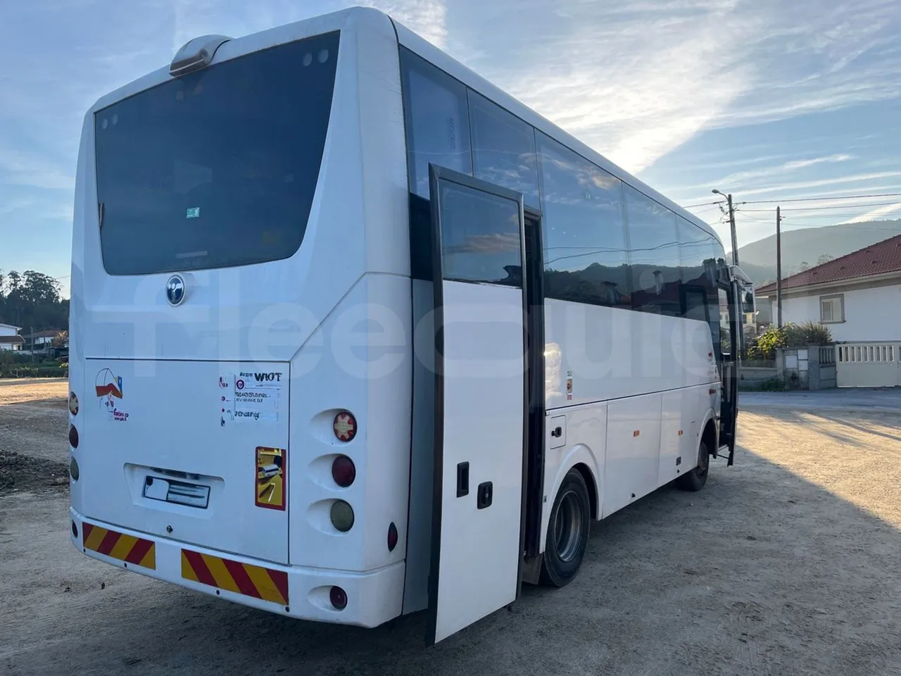 Temsa Opalin MD7 - Euro 6 - 129 kW - 8.400 mt - 3/4 right rear doors open