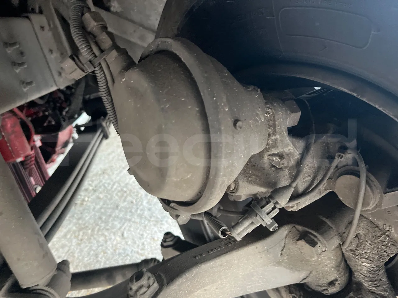 Temsa Opalin MD7 - Euro 6 - 129 kW - 8.400 mt - front brake calipers left