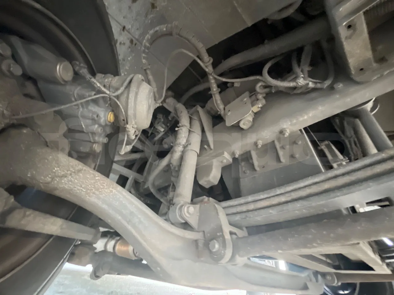 Temsa Opalin MD7 - Euro 6 - 129 kW - 8.400 mt - front shock absorbers right