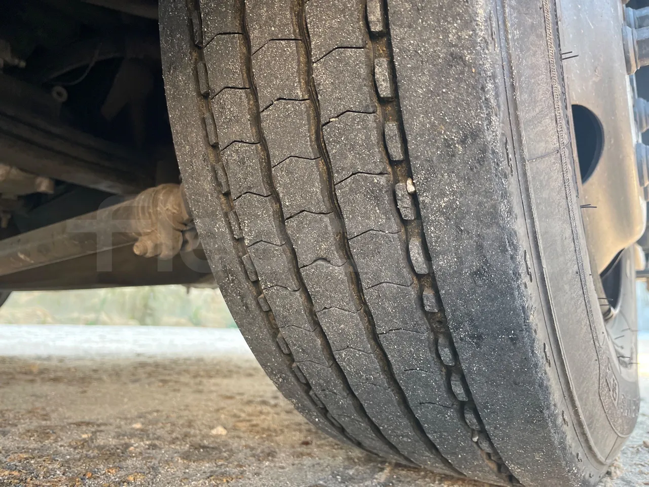 Temsa Opalin MD7 - Euro 6 - 129 kW - 8.400 mt - tread condition front tires right