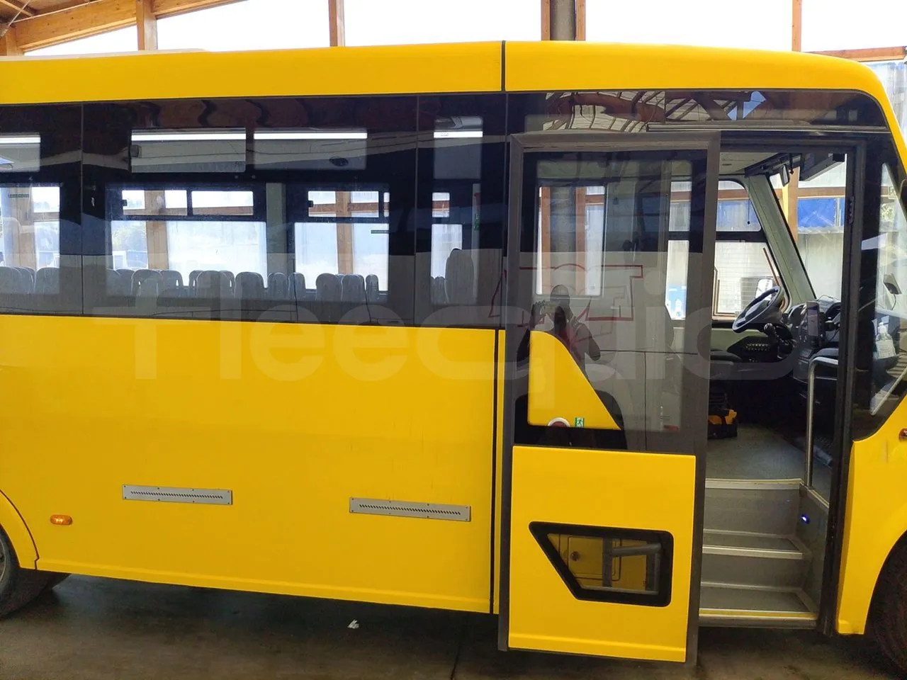 Iveco Indcar WGIVMY11 MOBI SCUOLABUS - EUR6 - 100Kw - 8,592m - front door 3 open (mandatory for bus to scrap)