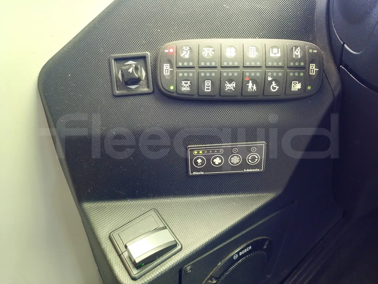 Iveco Indcar WGIVMY11 MOBI SCUOLABUS - EUR6 - 100Kw - 8,592m - radio accessories photo