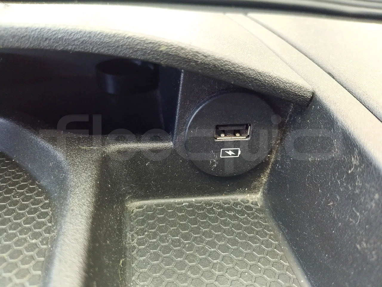 Iveco Indcar WGIVMY11 MOBI SCUOLABUS - EUR6 - 100Kw - 8,592m - usb charging detail