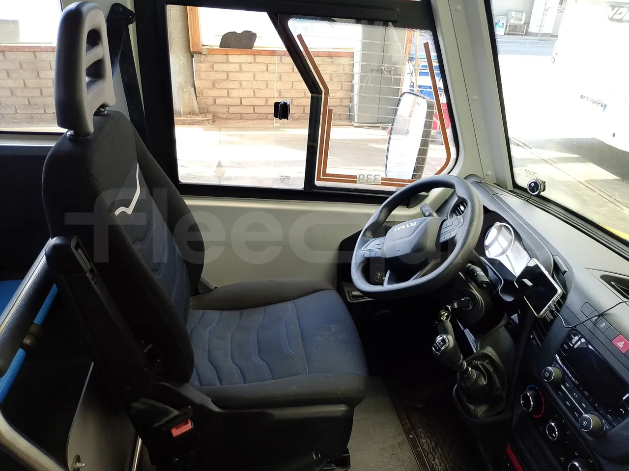 Iveco Indcar WGIVMY11 MOBI SCUOLABUS - EUR6 - 100Kw - 8,592m - driver's seat photo (mandatory for bus to scrap)