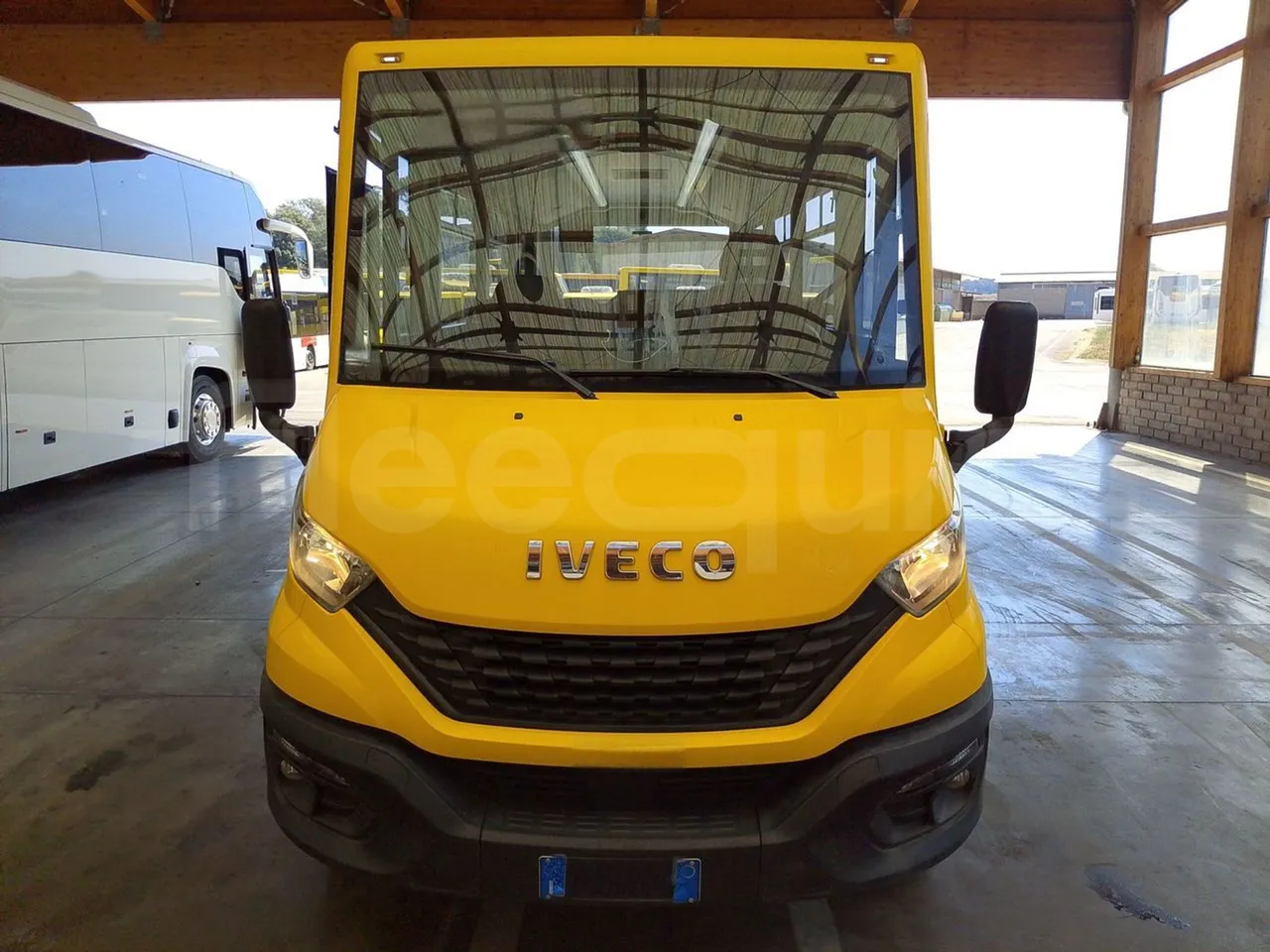Iveco Indcar WGIVMY11 MOBI SCUOLABUS - EUR6 - 100Kw - 8,592m - front photo