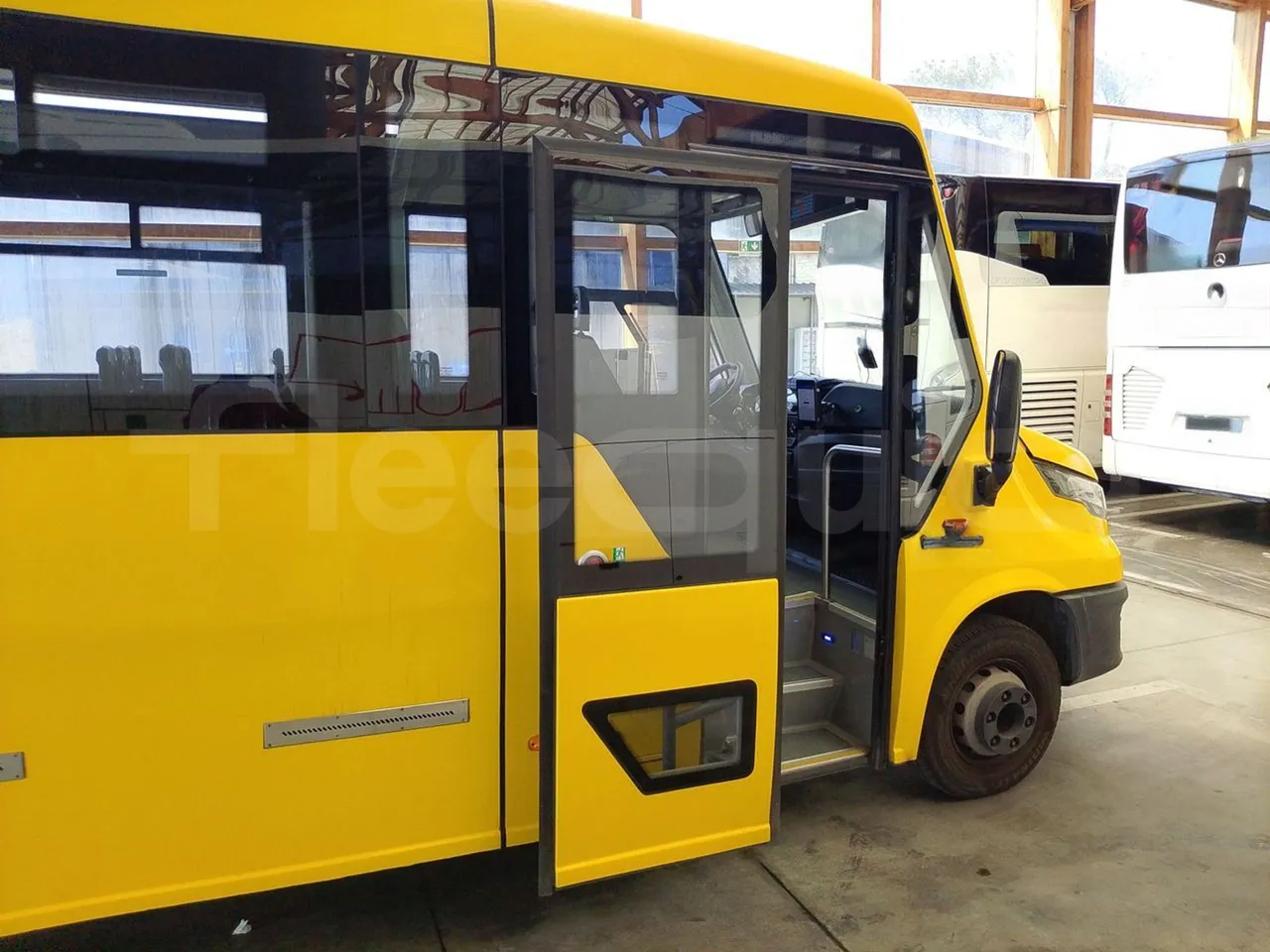 Iveco Indcar WGIVMY11 MOBI SCUOLABUS - EUR6 - 100Kw - 8,592m - platform open photo