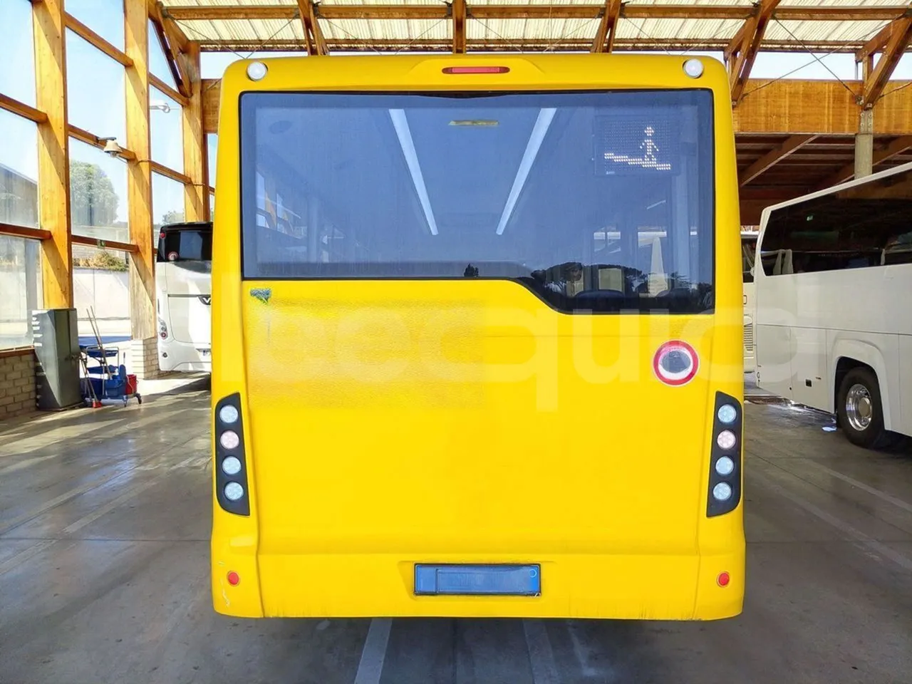 Iveco Indcar WGIVMY11 MOBI SCUOLABUS - EUR6 - 100Kw - 8,592m - rear hatch closed