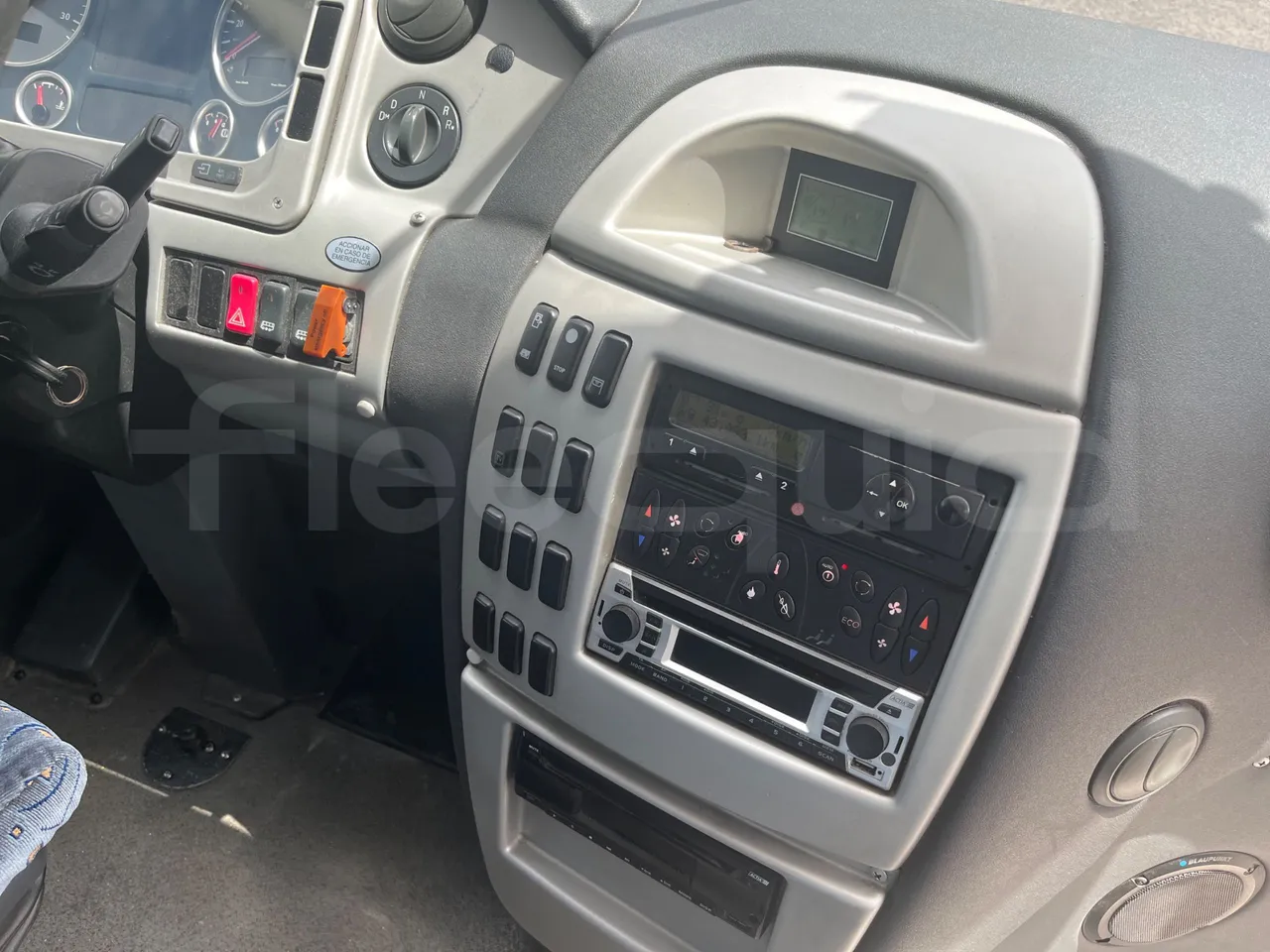 Irizar PB Man Ratio R33/18400 - Euro 5 - 294 kW - 12.200 mt - radio accessories photo