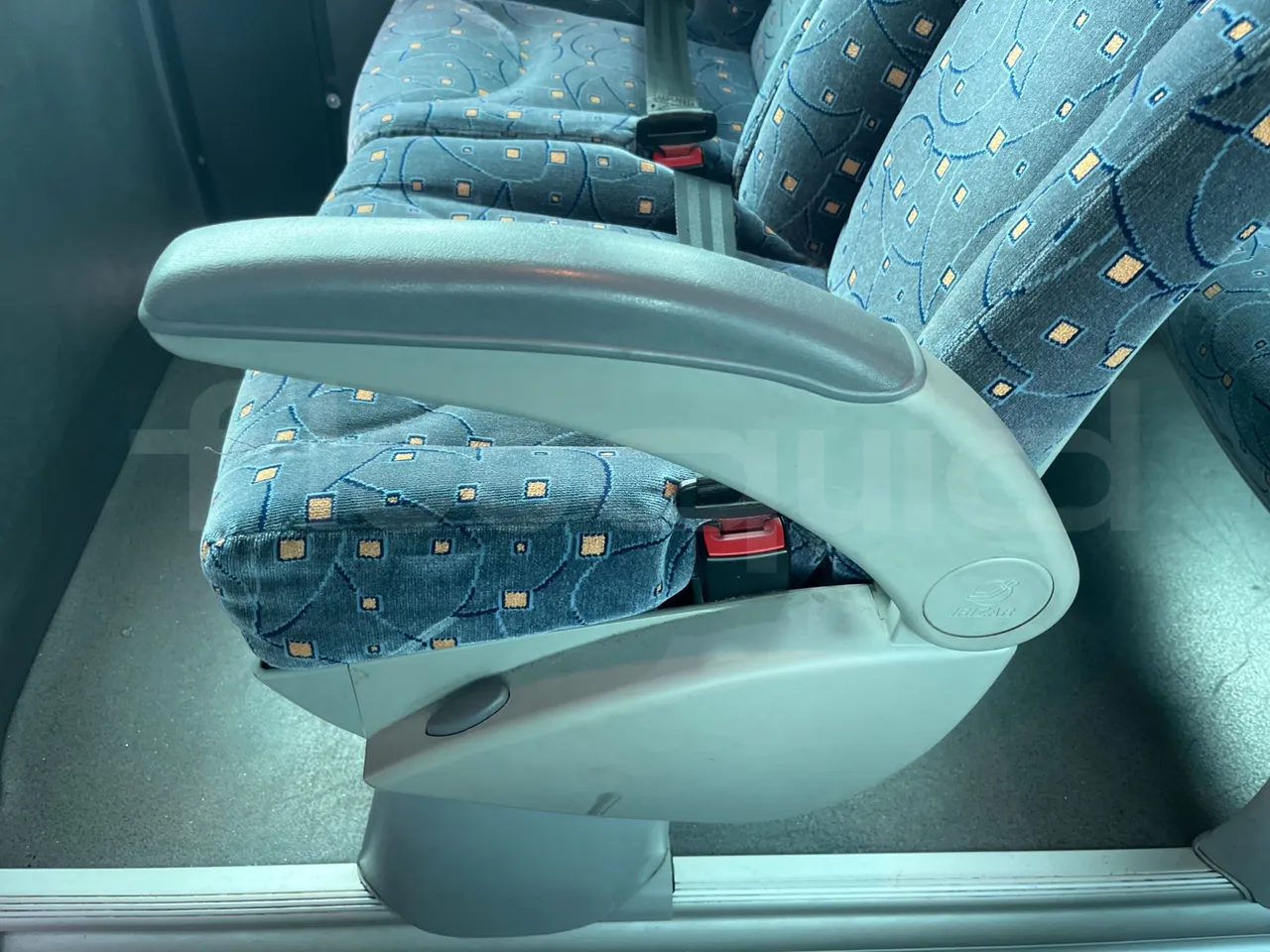 Irizar PB Man Ratio R33/18400 - Euro 5 - 294 kW - 12.200 mt - armrest detail photo