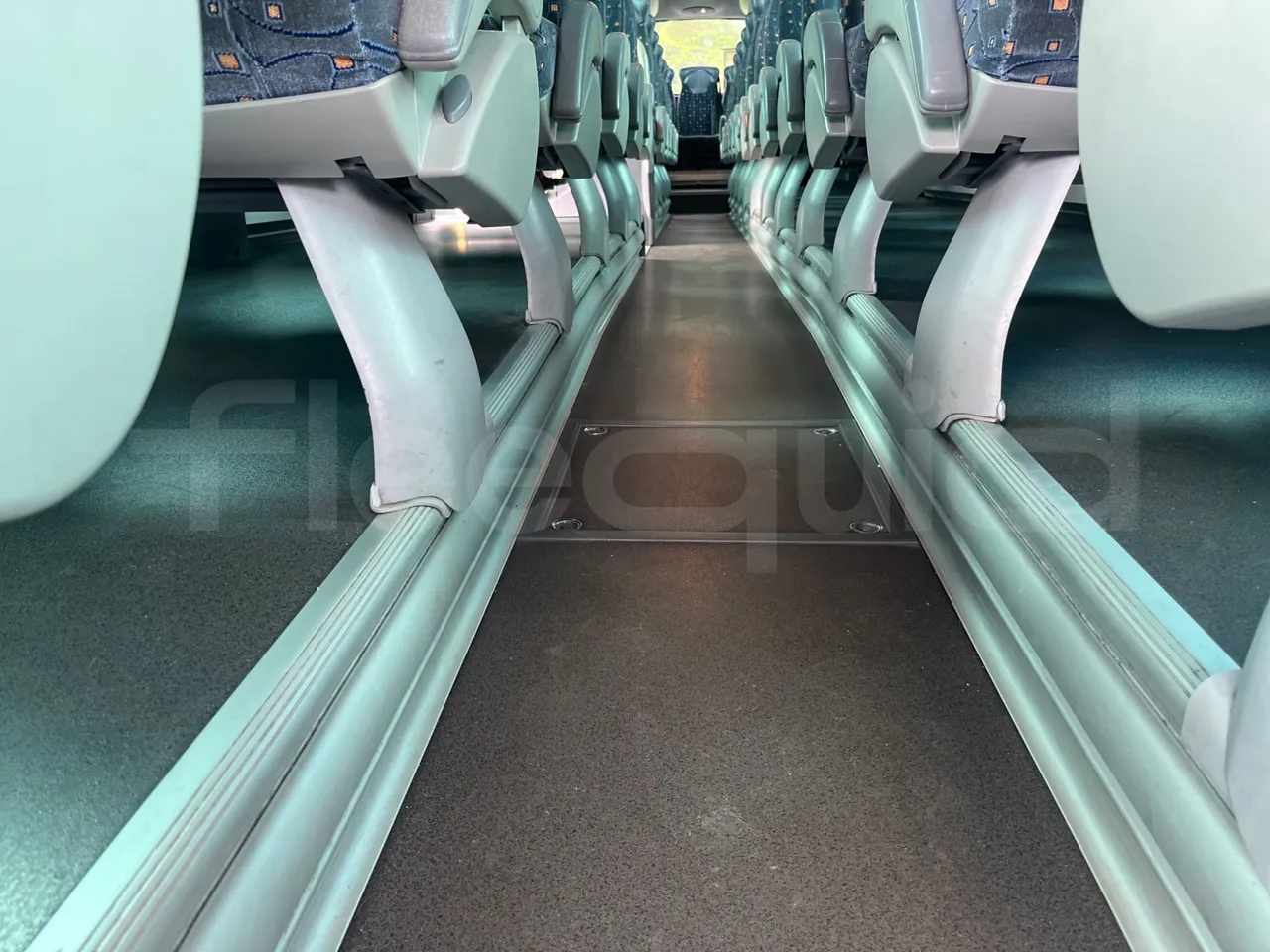 Irizar PB Man Ratio R33/18400 - Euro 5 - 294 kW - 12.200 mt - seat brackets photo
