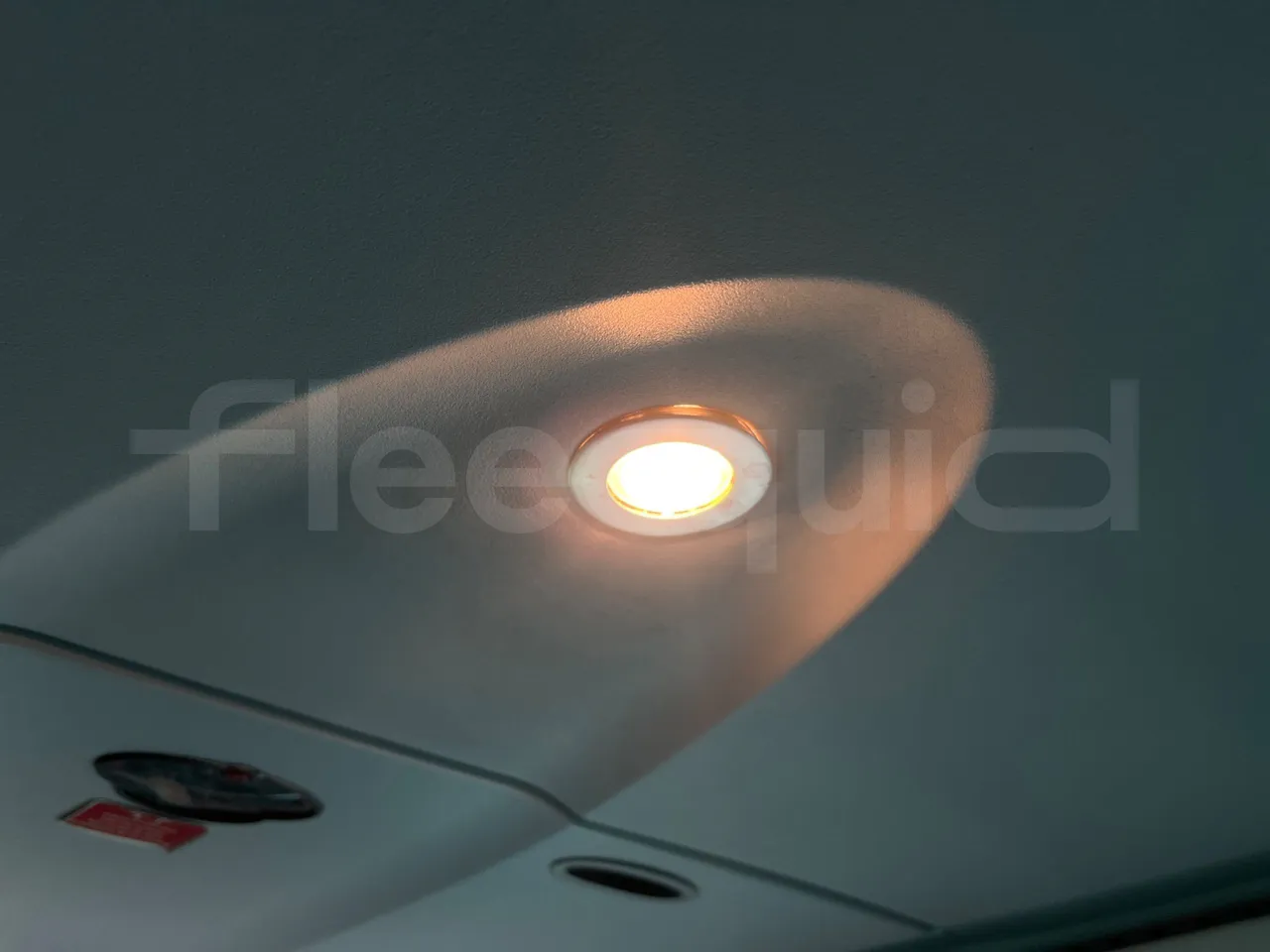 Irizar PB Man Ratio R33/18400 - Euro 5 - 294 kW - 12.200 mt - usb charging detail