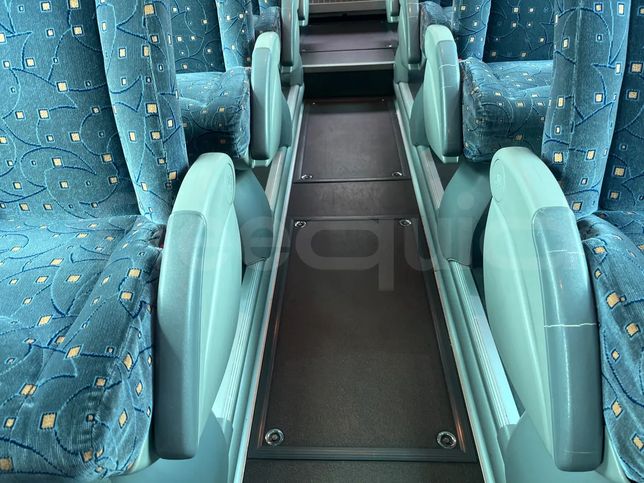 Irizar PB Man Ratio R33/18400 - Euro 5 - 294 kW - 12.200 mt - floor hatches photo