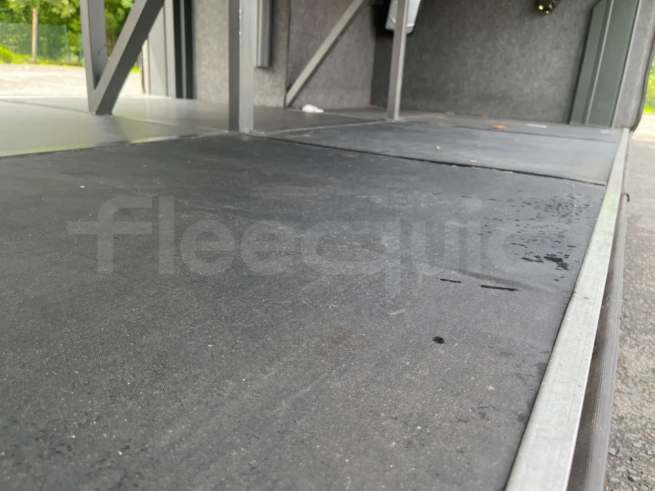 Irizar PB Man Ratio R33/18400 - Euro 5 - 294 kW - 12.200 mt - under carpet photo