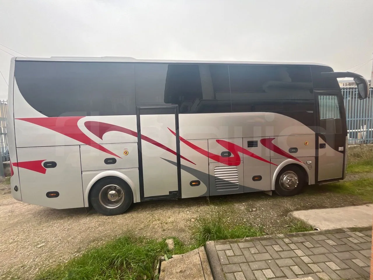 Mercedes-Benz Atego 967PKX2 - Euro 6 - 175 kW - 8 mt - 3/4 right rear doors open