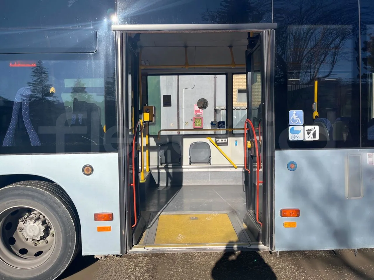 Man Lion's City A23 - Euro4 -257kW -18mt - front door 2 open