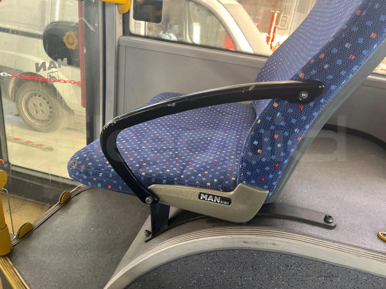 Man Lion's City A23 - Euro4 -257kW -18mt - usb charging detail