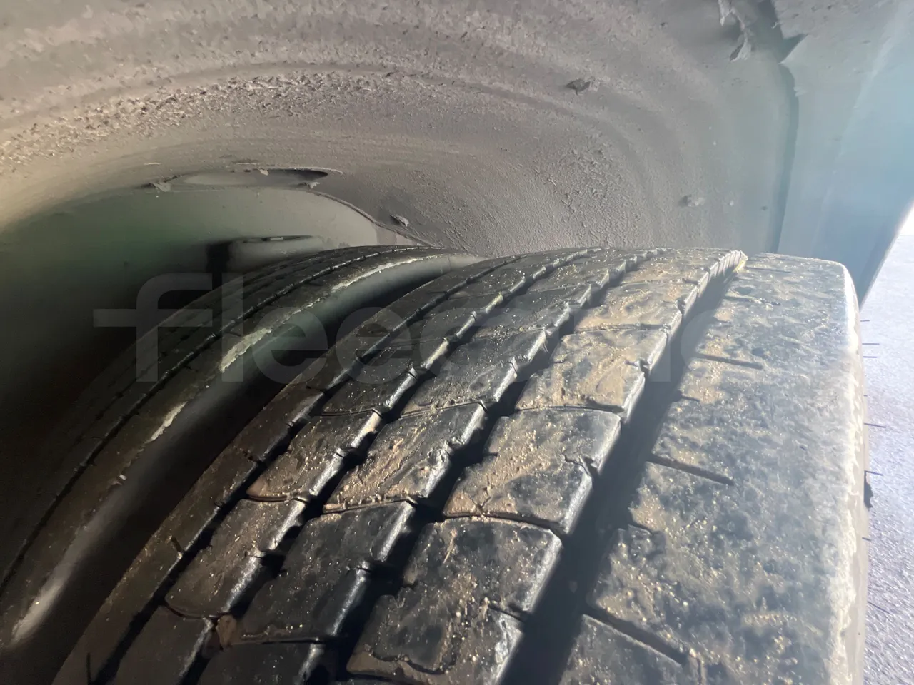 Man Lion's City A23 - Euro4 -257kW -18mt - tread condition second axle tires left