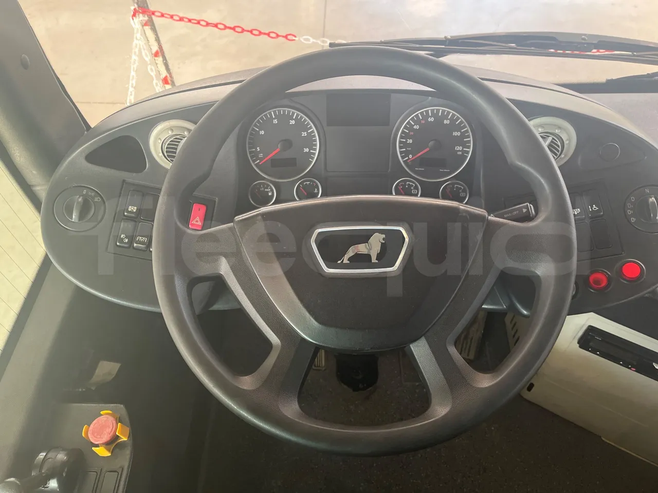 Man Lion's City A23 - Euro4 -257kW -18mt - steering wheel photo