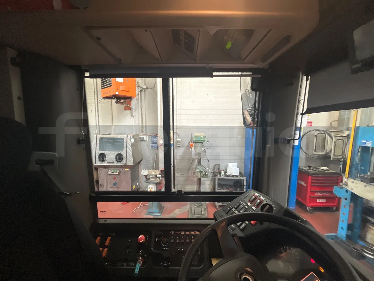 Iveco Citelis PS09D1/A/95 -EUR5 -213kW -11.990m - driver microphone accessories photo